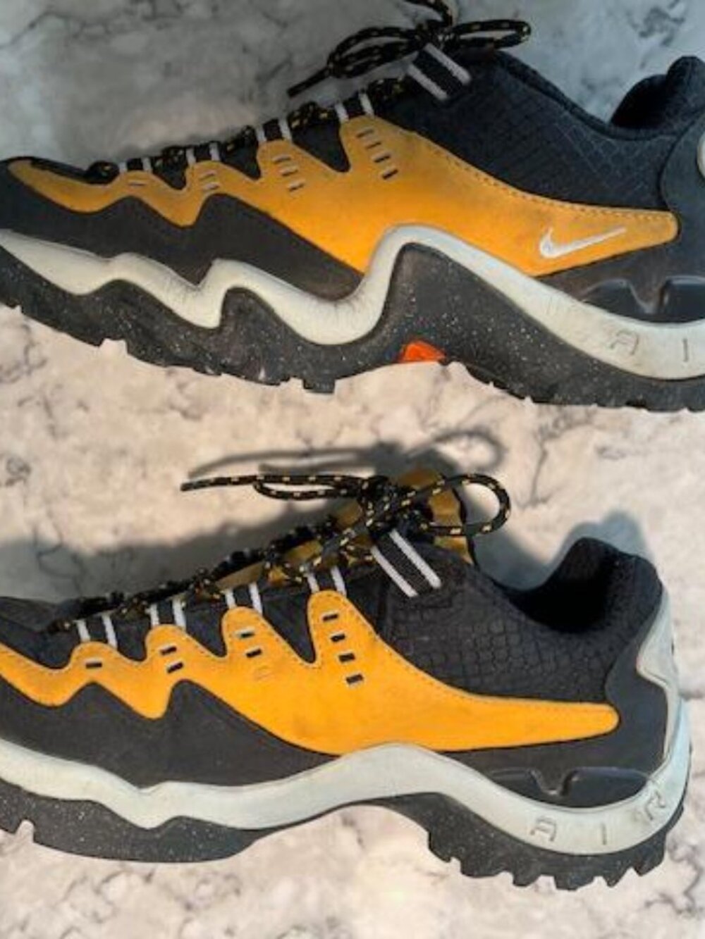 Nike Air Sneakers-Yellow/Black/White- size 7.5 to 8.5-Cushy Comfortable - Picture 5 of 7